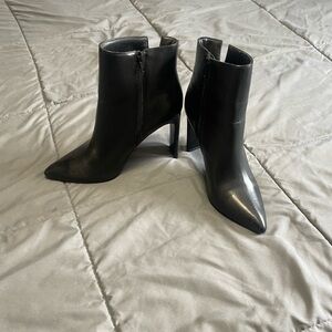 Halston size 10 Black Ankle Boots